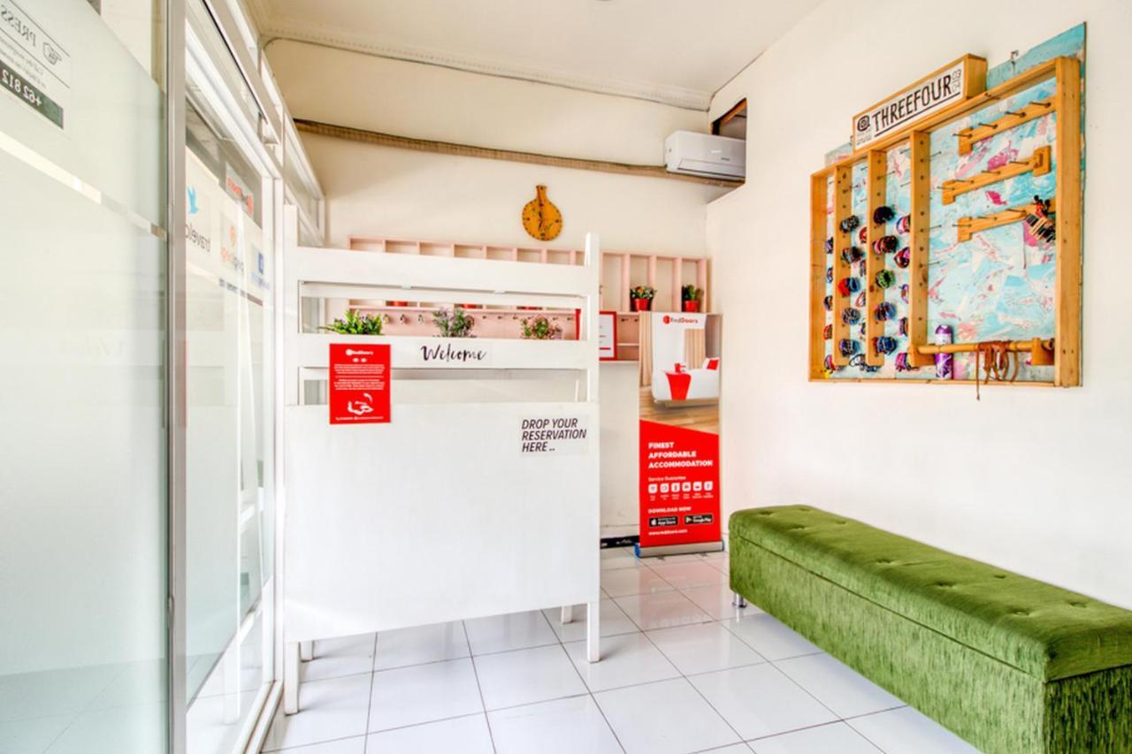 Reddoorz Hostel Near Terminal Condongcatur Jogja Джокьякарта Экстерьер фото